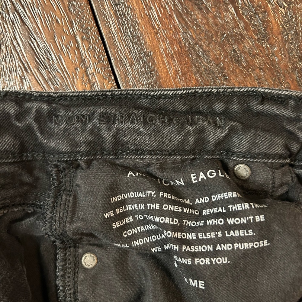 American Eagle Outfitters Comfort Stretch Waistband Black Mom Straight Jeans - Picture 6 of 11